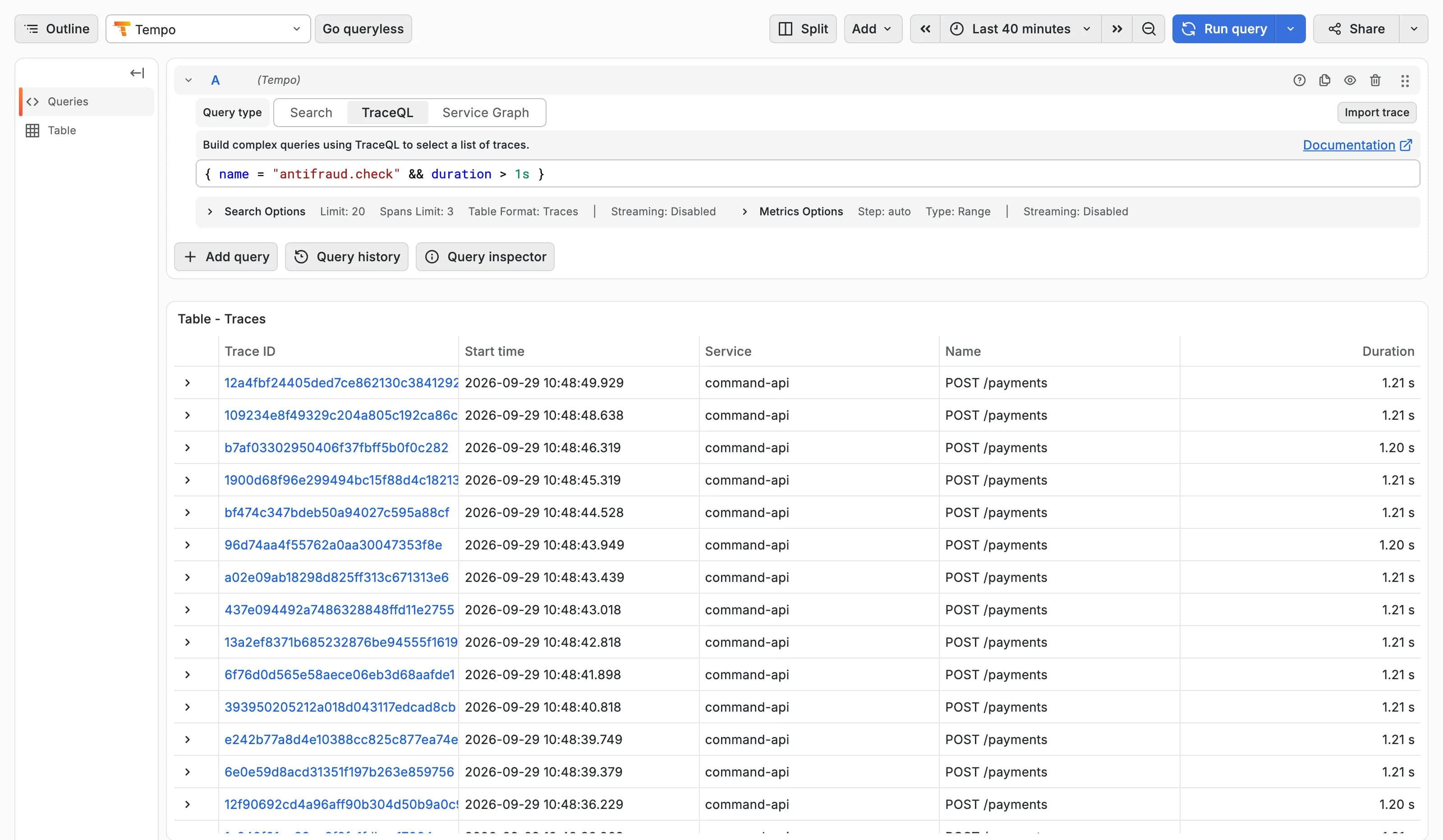 Captura de Grafana: búsqueda TraceQL de los pagos cuyo paso por el antifraude superó 1 segundo